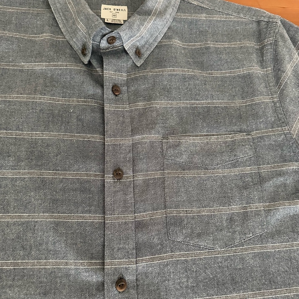 Jack O’Neill short sleeve button down collar shirt with pocket. Navy shirt - Picture 2 of 5